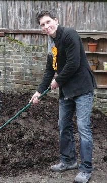 Tom digging